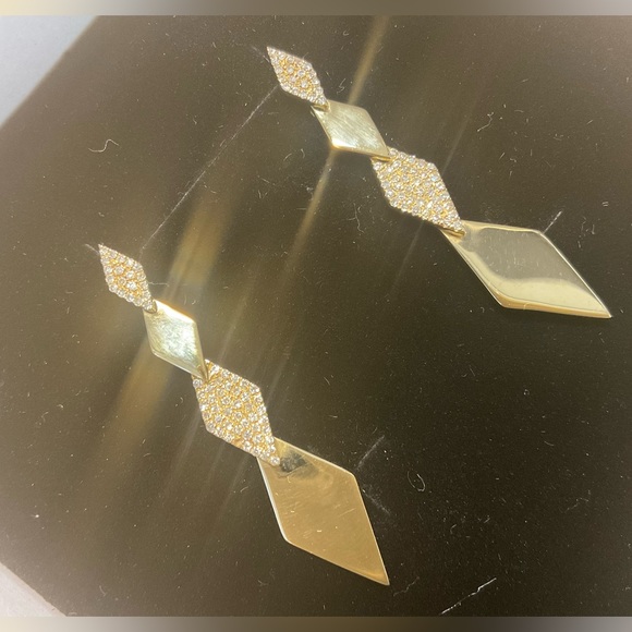 14 Karat Gold Daimond Shaped & Daimond  Encrusted Hanging Graceful Earrings 💎 - Picture 7 of 11